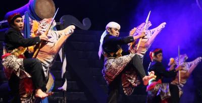 tari-batik-dan-simo-gringsing-tampil-memukau-dalam-penutupan-biapf