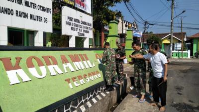 jelang-hut-proklamasi-kemerdekaan-ri-ke-73-koramil-06-tersono-percantik-markas