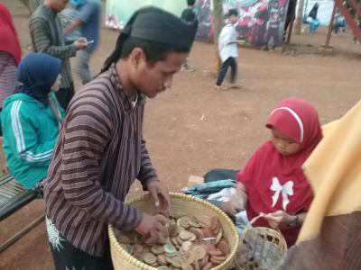 kreweng-jadi-alat-pembayaran-di-minggon-jatinan