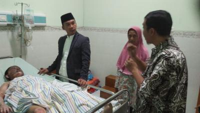 bupati-batang-jenguk-pasien-korban-luka-bakar-di-rsud-batang