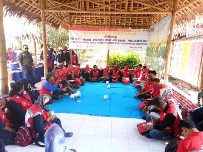 puluhan-relawan-pmi-berbagai-daerah-belajar-di-taman-edukasi-mangrove-pmi-batang