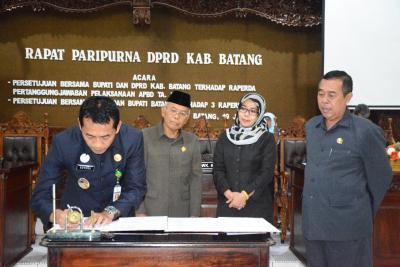 bupati-dan-dprd-setujui-raperda-kawasan-tanpa-rokok