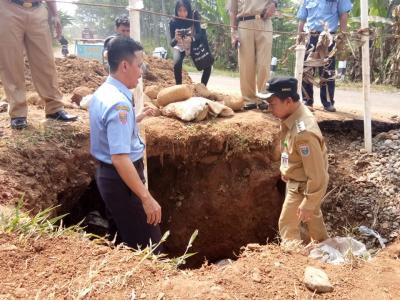 bupati-batang-marah-karena-lambannya-perbaikan-kebocoran-pipa-pdam