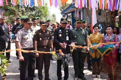 wakil-bupati-batang-resmikan-jalan-hasil-tmmd