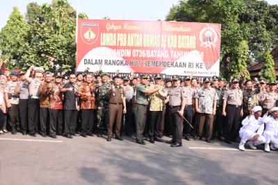 ratusan-anggota-ormas-ikuti-lomba-pbb-dan-yel-yel