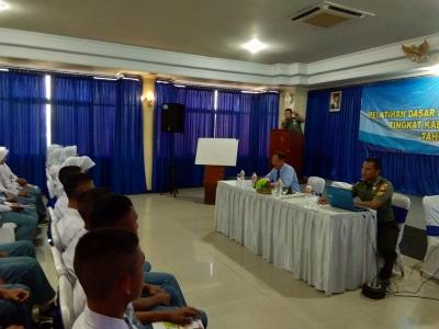 dandim-0736-batang-berikan-pelatihan-dasar-kepemimpinan-paskibraka