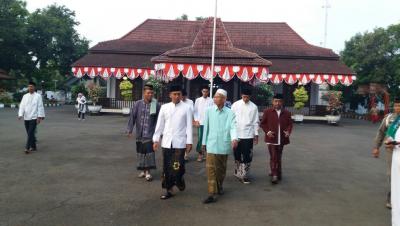 rela-berkorban-demi-dekatkan-emosional-keluarga