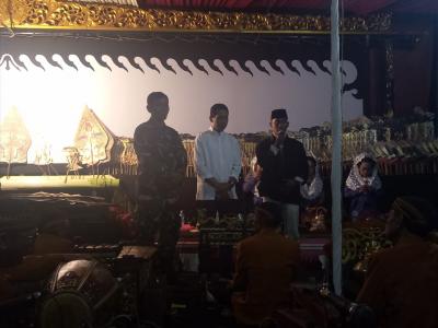 pertunjukan-wayang-kulit-wujud-terima-kasih-terhadap-jasa-pahlawan