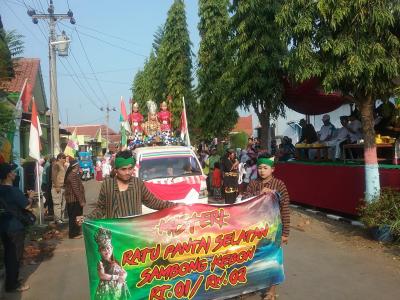 kreativitas-warga-sambong-dalam-berkarnaval-menunjukkan-jiwa-manusia-berkarakter