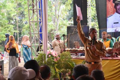 ngudo-roso-di-desa-toso-bupati-batang-ditodong-bantuan-rtlh