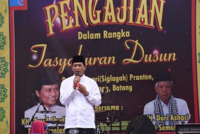 dukuh-rejosari-wajibkan-tamu-sedekah-bumi-makan-di-rumah-warga