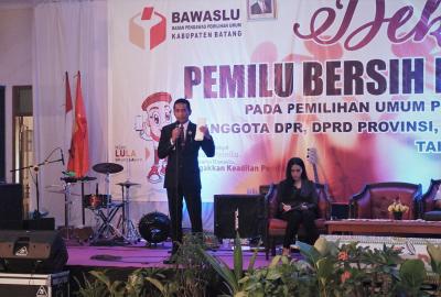 bawaslu-gelar-aksi-deklarasi-pemilu-damai