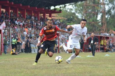 gol-tunggal-busari-bawa-persibat-batang-bertahan-di-liga-2-indonesia