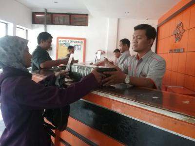 kantor-pos-batang-bertahan-di-era-komunikasi-digital