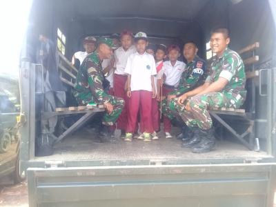ini-ungkapan-anak-sdn-1-durenombo-saat-naik-truk-tni