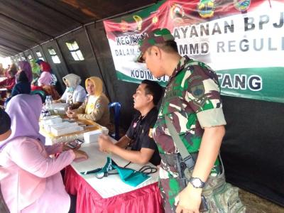 layanan-pengobatan-gratis-tmmd-diserbu-warga