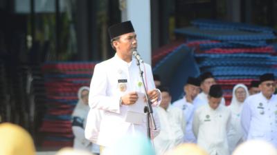 peringati-hari-santri-asn-batang-kenakan-busana-muslim