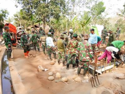 budaya-gotong-royong-satgas-tmmd