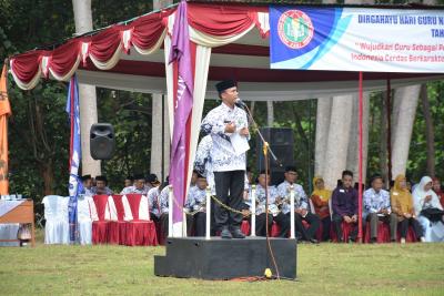 guru-tak-terganti-oleh-teknologi