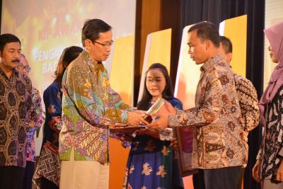 kabupaten-batang-raih-tiga-penghargaan-dalam-kip-award-2018