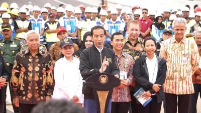 presiden-ri-akhirnya-tol-jakarta-surabaya-tersambung