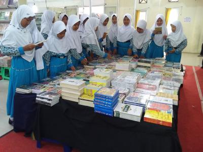 bazar-buku-terjangkau-tarik-minat-pelajar