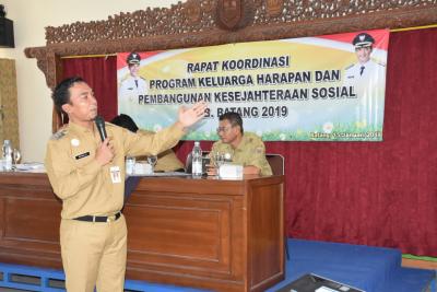 bupati-batang-ubah-pola-pikir-penerima-manfaat-pkh