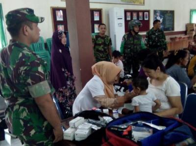 tangani-korban-banjir-dandim-batang-terjunkan-anggota-poskes-klinik-pratama