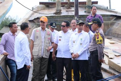 gubernur-jateng-akan-bantu-pembangunan-jembatan-seturi