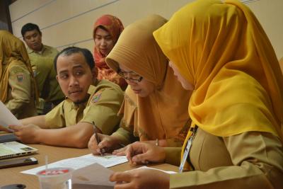 persiapan-pelaksanaan-kerja-tahun-2019-asn-diskominfo-batang-tandatangani-pakta-integritas