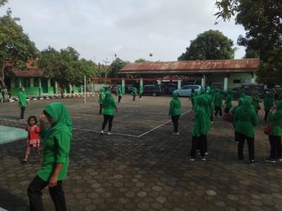 bola-volly-antar-anggota-persit-kck-kodim-0736-batang