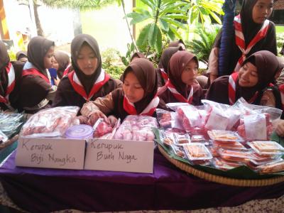 pameran-karya-siswa-menuju-1-000-wirausaha-muda-baru