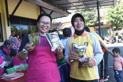 bazar-produk-makanan-bhayangkari-polres-batang