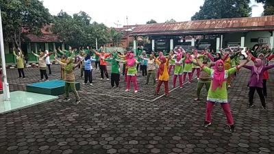 senam-aerobik-persit-kck-cabang-xxiv-kodim-0736-batang