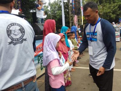 pwb-gelar-jalan-sehat-sekaligus-santuni-anak-yatim