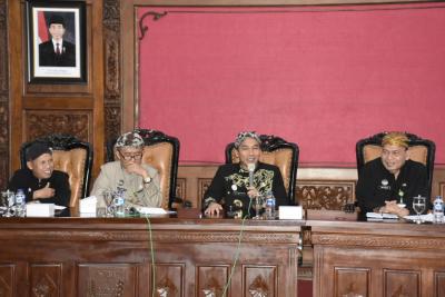 bupati-batang-wajibkan-gor-sarengat-tambah-tribun-tahun-2020