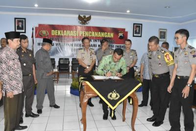 polres-batang-bersih-dari-korupsi-nepotisme-dan-kolusi