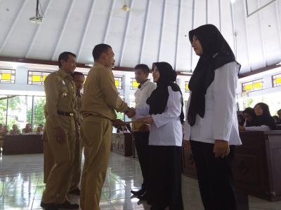 bupati-batang-tekankan-kedisiplinan-kepada-427-cpns