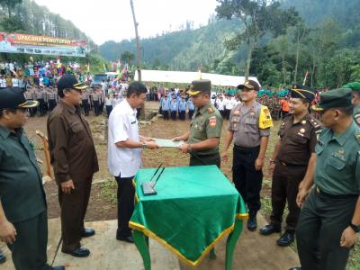 dandim-0736-batang-apresiasi-pelaksanaan-tmmd-jambangan