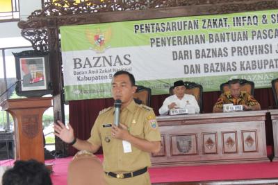 baznas-salurkan-bantuan-sebesar-rp339-juta