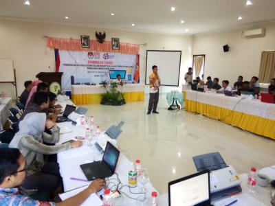 kpu-batang-latih-ppk-dalam-pengoperasian-aplikasi-situng