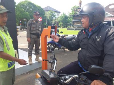 parkir-otomatis-bukan-mempersulit-tapi-menjamin-keamanan