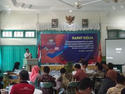 kpu-batang-mantapkan-tata-cara-rekapitulasi-hasil-penghitungan-suara