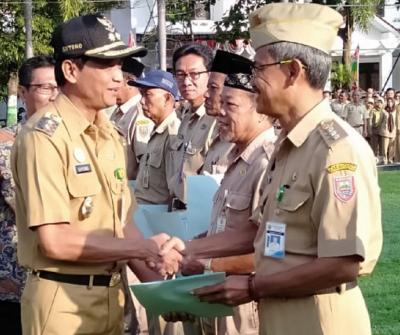 19-asn-di-batang-terima-klaim-otomatis-pensiun