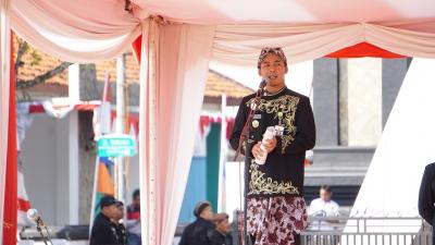 bupati-batang-terapkan-pendidikan-berbasis-teknologi-digital