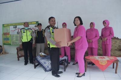 Bhayangkari Batang Pastikan Anggota Polres Aman Saat Bertugas