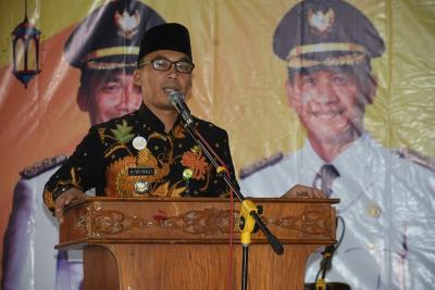 bupati-batang-minta-disdikbud-tingkatkan-mendidik-anak-bangsa