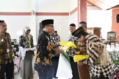 bupati-batang-selain-transfer-ilmu-guru-bangun-karakter-budi-pekerti-siswa