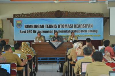 Tingkatkan Mutu Kearsipan, Disperpuska Batang Gelar Bimtek