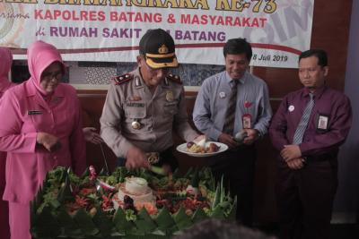 Polres Batang Rayakan HUT Bhayangkara ke-73 Bersama Warga RS